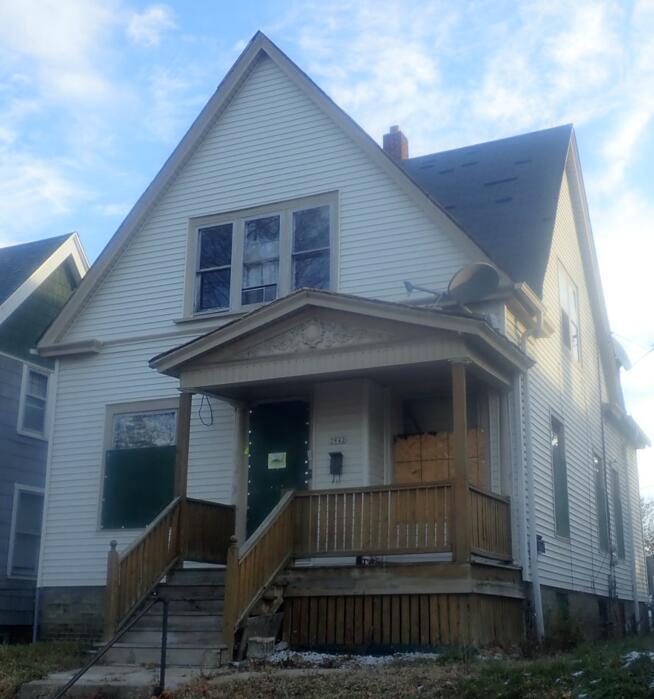 Richards St, Milwaukee, WI 53212