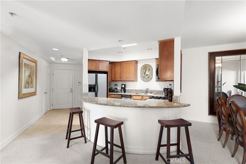 apt-301-14343 Burbank Blvd, Sherman Oaks, CA, 91401-4842 | Card Image