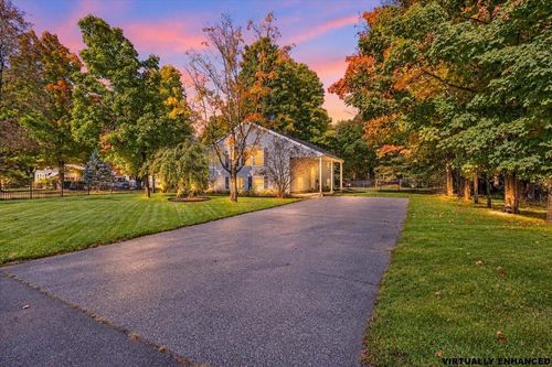 896 Bodwell Road, Manchester, NH, 03109 | Card Image