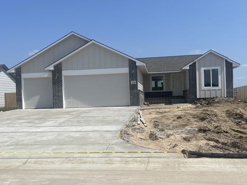 1616 N Wildflower Ct, Andover, KS, 67002-8996 | Card Image
