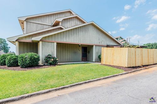 160 Stoneridge Dr, Warner Robins, GA, 31088-8203 | Card Image