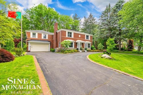 565 Lochmoor Blvd, Grosse Pointe Woods, MI, 48236-1782 | Card Image