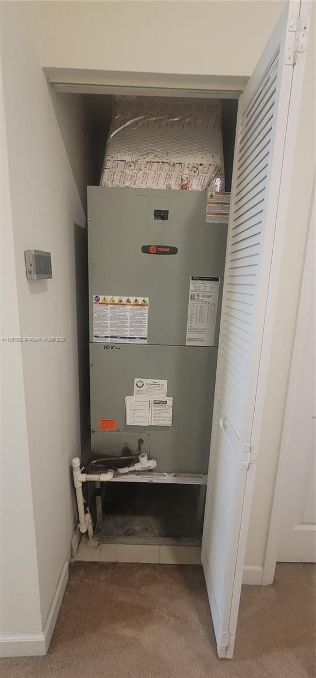9339 - 9339 W 34 Th Ct, Townhouse with 3 bedrooms, 3 bathrooms and null parking in Hialeah FL | Image 18