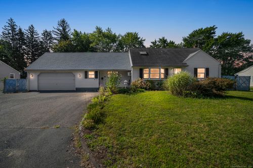 18 Play Rd, Enfield, CT, 06082-5148 | Card Image