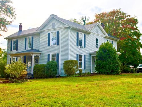 524 Longwood Ave, Bedford, VA, 24523-3402 | Card Image