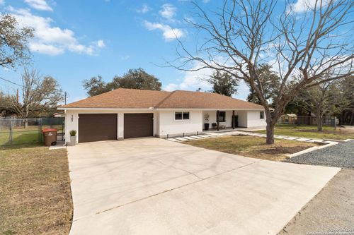 107 Oak Crst, Canyon Lake, TX, 78133-4365 | Card Image