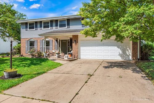 6S146 Country Dr, Naperville, IL, 60540-3609 | Card Image