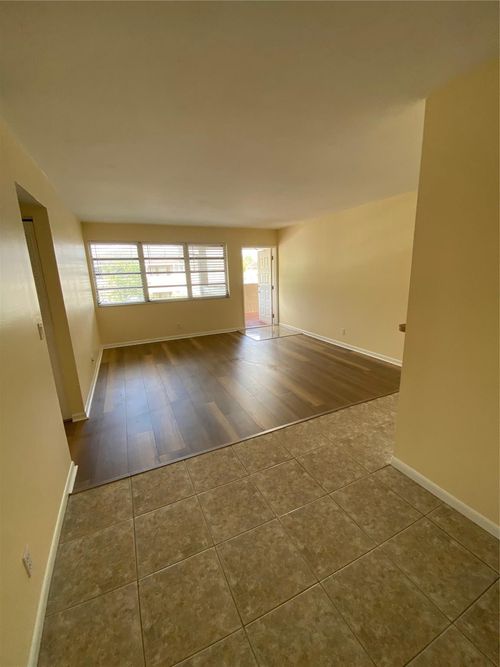 19-g-848 Twin Lakes Dr, Coral Springs, FL, 33071-5303 | Card Image