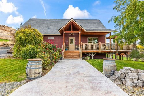 233 Tibbling Rd, Selah, WA, 98942-9252 | Card Image