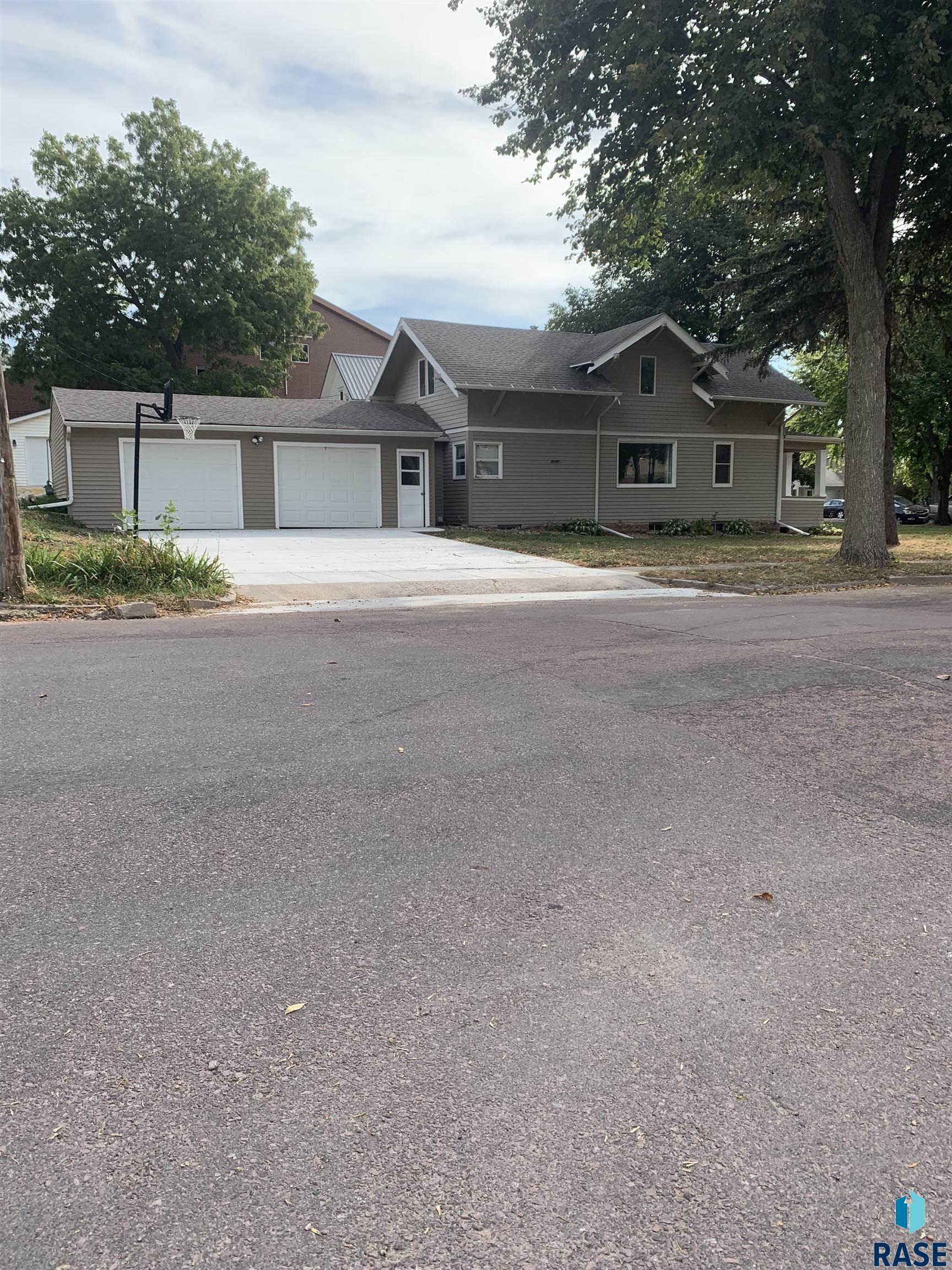 7th St, Dell Rapids, SD 57022