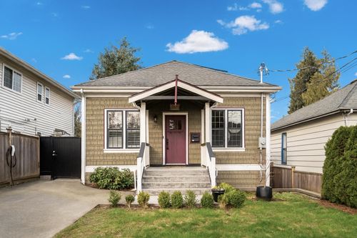 375 Keary St, New Westminster, BC, V3L3L2 | Card Image