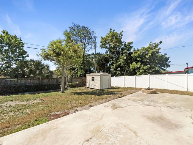 11812 Balsam Dr, House other with 3 bedrooms, 2 bathrooms and null parking in Royal Palm Beach FL | Image 25