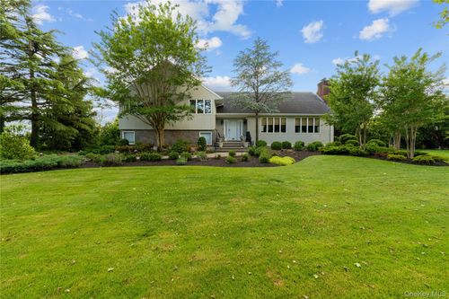 11 Hickory Road, Hempstead, NY, 11598 | Card Image