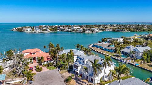 529 77th St, HOLMES BEACH, FL, 34217-1009 | Card Image