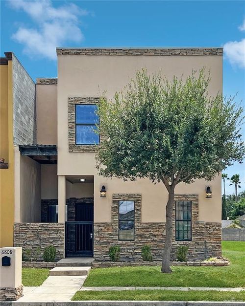 6808 N 4th St, Mcallen, TX, 78504-2161 | Card Image