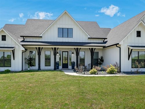 19819 Lockwood Rd, Manor, TX, 78653-4836 | Card Image