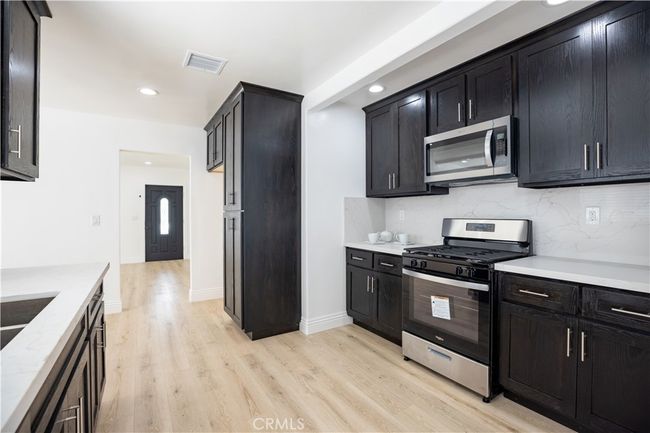 Remodeled Kitchen - All New Appliances: Gas Stove, Micro, Dishwasher | Image 4