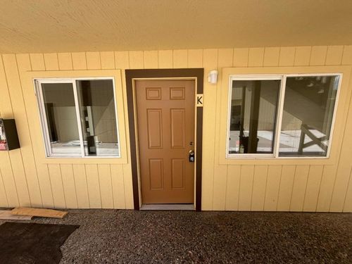 945 Del Monte Ave, Salinas, CA, 93905-1179 | Card Image