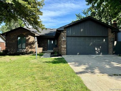 41180 Ironwood Drive, Home with 3 bedrooms, 2 bathrooms and null parking in Clinton Twp MI | Image 1