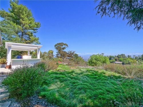2 Flying Mane Rd, Rolling Hills, CA, 90274-5238 | Card Image