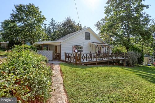 800 West St, LEWISBERRY, PA, 17339-9100 | Card Image