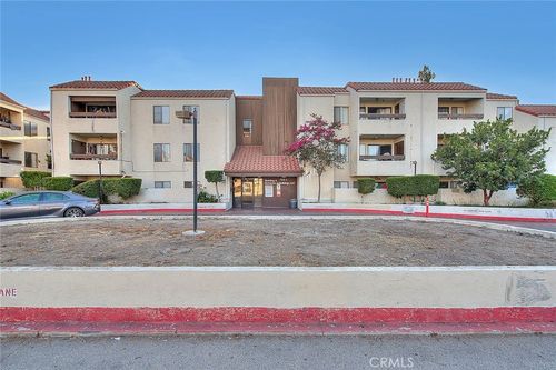 a111-700 W 3rd St, Santa Ana, CA, 92701-4834 | Card Image