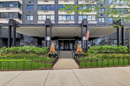 8b-1440 N Lake Shore Dr, Chicago, IL, 60610-5906 | Card Image