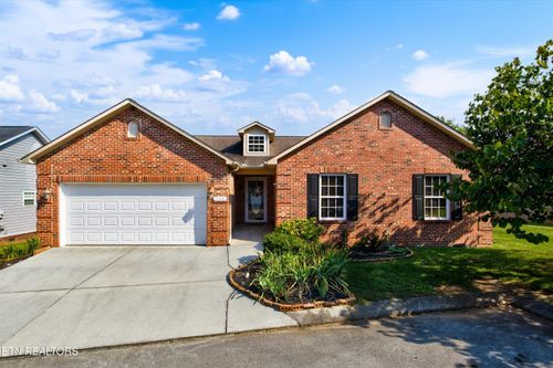 720 Kiefer Ln, Maryville, TN, 37804-3571 | Card Image