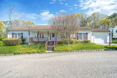 253-1407 Middle Rd, Calverton, NY, 11933-1470 | Card Image