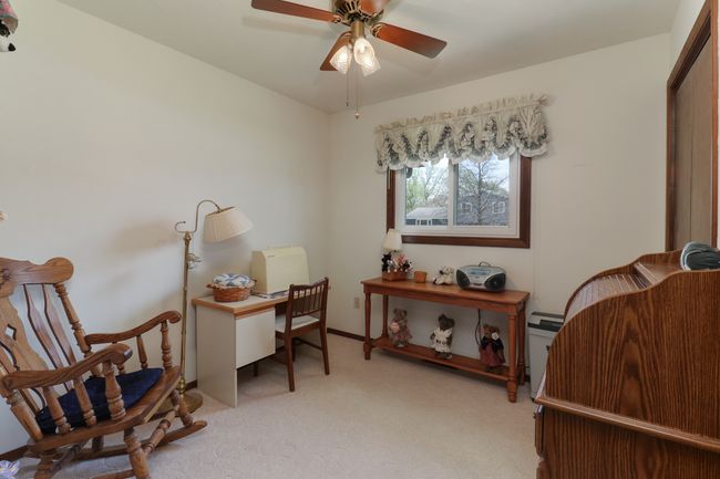 34 Pembrook Cir, House other with 3 bedrooms, 2 bathrooms and 2 parking in Bloomington IL | Image 22
