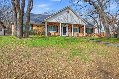 3015 Yellowstone Dr, Arlington, TX, 76013-1144 | Card Image