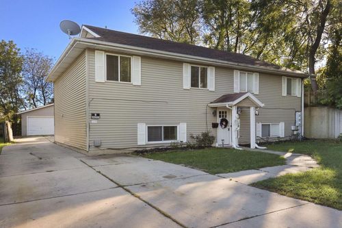 1023 44th St, Kenosha, WI, 53140-5716 | Card Image