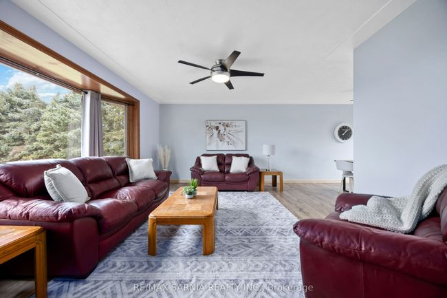 4186 Fairweather Rd, House other with 4 bedrooms, 2 bathrooms and 6 parking in Petrolia ON | Image 7