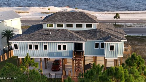 790 W Beach Blvd, Long Beach, MS, 39560-5845 | Card Image