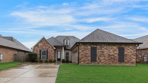 215 Bay Meadow Ln, Lafayette, LA, 70507-2757 | Card Image