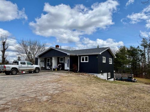 30 Pine St, East Chester, NS, B0J1J0 | Card Image