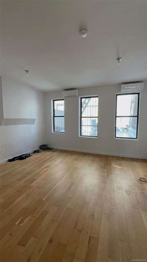 2807 3rd Ave, Bronx, NY, 10455-4047 | Card Image