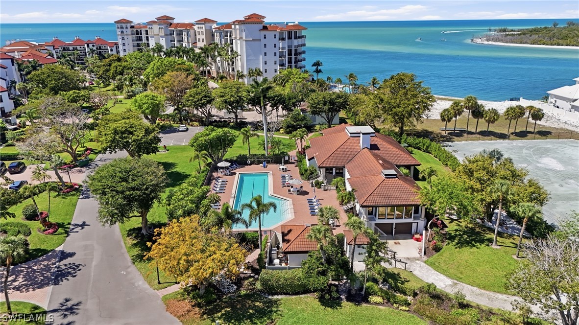 Residential in Naples 5