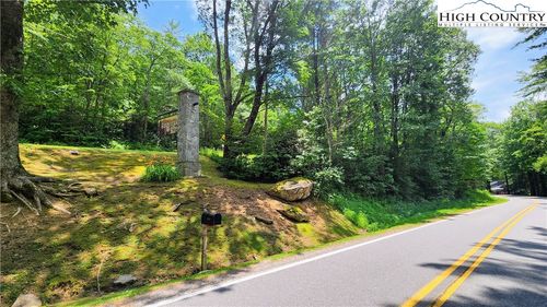 6357 Gingercake Rd, Newland, NC, 28657-7238 | Card Image