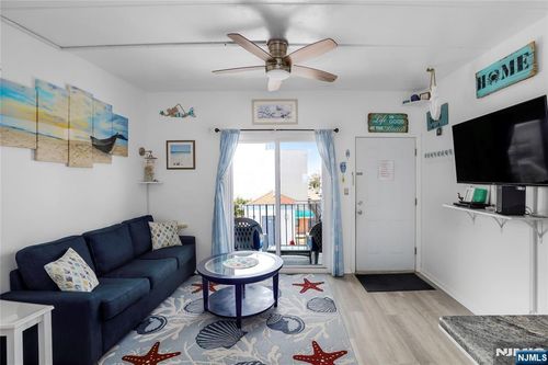 3201 Atlantic Ave, WILDWOOD, NJ, 08260-4948 | Card Image