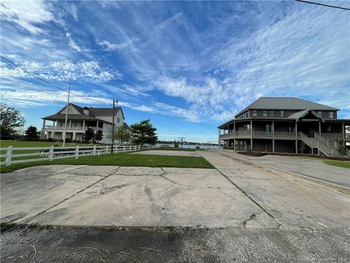 12 River Rd, Lake Charles, LA, 70601-2176 | Card Image