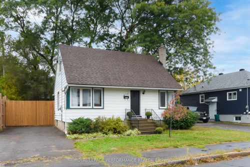 274 Queen Mary St, Ottawa, ON, K1K1X2 | Card Image