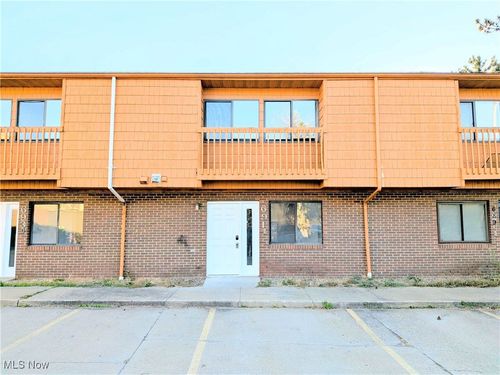 691 Carroll St, Akron, OH, 44304-1970 | Card Image