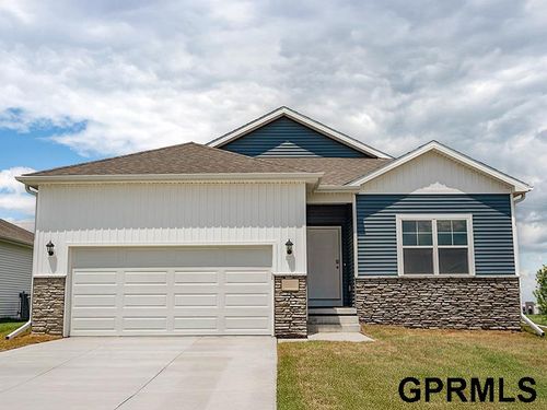 6711 Wren Cir, Papillion, NE, 68133-2361 | Card Image