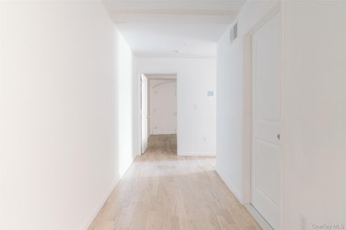 bsmt-b-155 River St, Troy, NY, 12180-4090 | Card Image