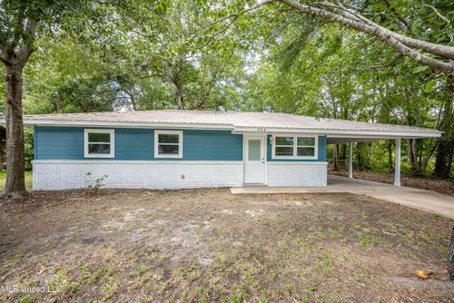 206 Beverly Dr, Ocean Springs, MS, 39564-5610 | Card Image