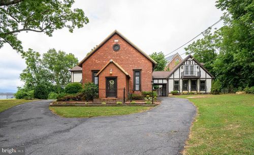 15376 Charles Town Rd, CHARLES TOWN, WV, 25414-5281 | Card Image