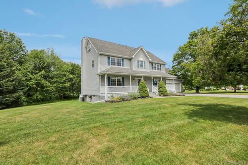 7 Park Cir, Florida, NY, 10921-1835 | Card Image