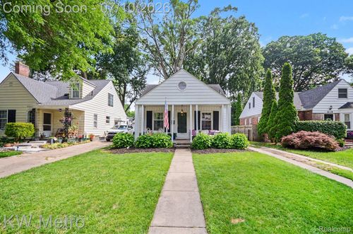 615 Royal Ave, Royal Oak, MI, 48073-3222 | Card Image