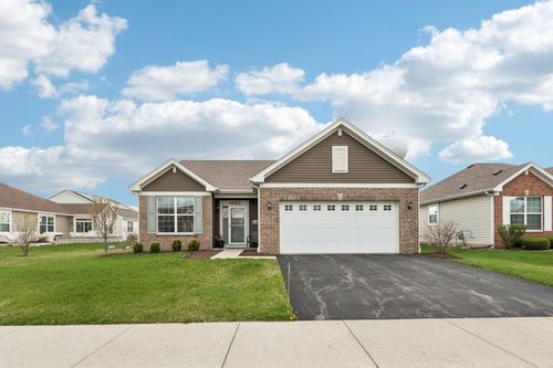 1053 Honey Locust Dr, Crystal Lake, IL, 60012-3753 | Card Image